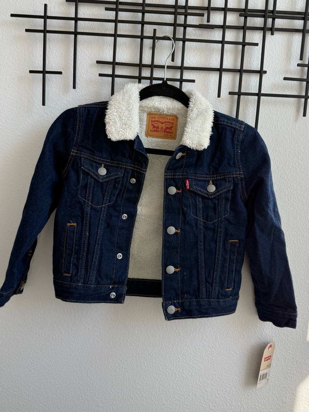 Levi’s Kids Sherpa Lined Denim Trucker Jacket Size 6 NWT